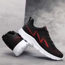Zapatillas deportivas casuales para hombres de talla grande, zapatillas de correr de malla de moda, transpirables y duraderas, precio especial al por mayor