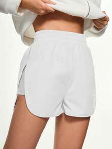 FWH Quần short tập luyện cạp cao ôm sát, xẻ tà bên hông, co giãn 4 chiều cho chuyển động linh hoạt, lý tưởng cho yoga và dạo phố, quần short thể thao tôn dáng, quần short tập luyện thiết yếu màu trắng mùa hè - trắng - Xem 4