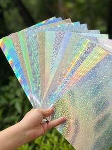 16/12 Cartulina con patrones florales surtidos (estilos aleatorios), tamaño A4 - 8.27*11.6 pulgadas, papel especial holográfico iridiscente, alto brillo, colores vibrantes, capas distintivas, adecuado para scrapbooking, tarjetas de felicitación, Navidad, álbumes hechos a mano, tarjetas de manualidades, invitaciones, fiestas de cumpleaños, decoraciones navideñas, esencial para proyectos DIY