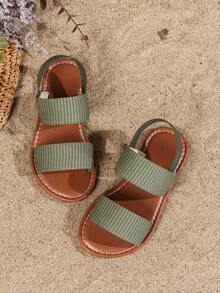 Ein Paar Kinder Olivgrüne Elastikband Sandalen, mit einem einfachen Design, geeignet für Sommerstrand, tägliche Lässig, Treffen mit Freunden, Ausflüge und andere Szenarien - Grün - Übersicht 2