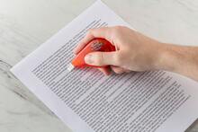 Wite-Out Brand EZ Correct Correction Tape, Applies Dry, 18-Count, Translucent Dispenser Shows How Much Tape Is Remaining,9595920 - X - 查看 2