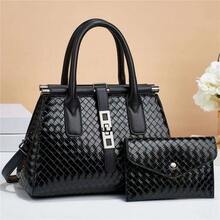 Women Shoulder Bags - 黑色 - 查看 1