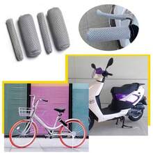 Un set di manubri per bicicletta ergonomici - antiscivolo, assorbenti del sudore, traspiranti e confortevoli, in grado di migliorare il controllo e ridurre l'affaticamento delle mani - nero, accessorio universale per bicicletta adatto a tutte le stagioni, design della presa alla moda, superficie di presa testurizzata