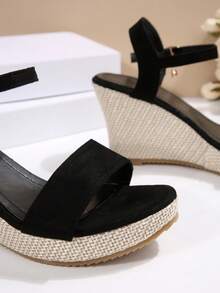 Giày sandal đế dày màu trơn nhẹ cho nữ, thiết kế xỏ ngón, giày sang trọng và thời trang, giày nữ thường ngày thoải mái mới thiết kế mùa hè 2025, thích hợp cho du lịch, đi chơi và những dịp trang trọng - màu đen - Xem 8