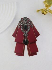 Uma gravata borboleta, broche, laço e boutonnière de alta moda para meninos e meninas. Equipado com uma faixa elástica para facilitar o uso e a retirada. Adequado para noivos e padrinhos usarem, adequado para ternos em festas e boates, bem como para combinar no dia a dia.