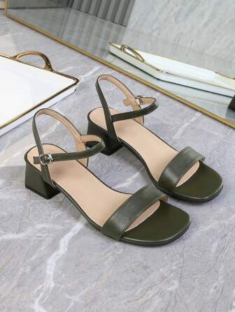 Plus Size Strap Buckle Thick Heel Sandals For Women, Apricot Mid-Heel French Fashion Sandals, Retro Exposed Toe Ankle Strap Classic High Heel Versatile Elegant Minimalist Shoes