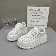 Women Wedges & Flatform - 米色 - 查看 3