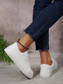 1双女式2025新款经典系带平底白色运动鞋，休闲学生鞋，滑板鞋 - 白色 - 查看 4