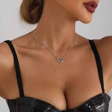 1件心形吊坠项链，简约奢华风格，低刺激性，轻盈仅3.4克，精致链条，适合日常及派对场合，女士情人节配饰 - 銀色 - 查看 7