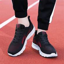 Zapatillas deportivas casuales para hombres de talla grande, zapatillas de correr de malla de moda, transpirables y duraderas, precio especial al por mayor