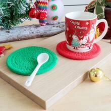 8pcs Mixed Christmas Red & Green Round Woven Drink Coasters, Handmade Thick Heat-Resistant Absorbent Coaster Set, For Christmas Table, Gifts, Home Party Decor (4.33inch/11cm Diameter)