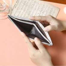 Portafoglio uomo in un pezzo, portacarte e portafoglio slim. Portafoglio in pelle morbida, sottile, semplice, con più scomparti per carte e multifunzionale.
