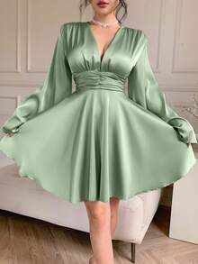 abyoxi 纯色V领长喇叭袖腰部褶皱荷叶边下摆缎面优雅派对连衣裙，适合婚礼、生日派对、返校季、秋冬季穿着。 - 綠色 - 查看 9