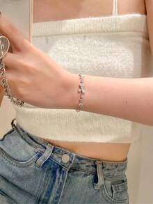 1pc Women's Bow Bracelet, Simple & Versatile Zirconia Bracelet, Fashion & Personalized, Gift For Holidays - Silver - View 3