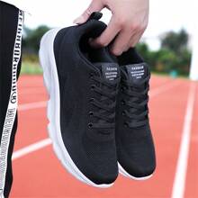 Zapatillas deportivas casuales para hombres de talla grande, malla transpirable, zapatillas de correr duraderas, precio especial al por mayor
