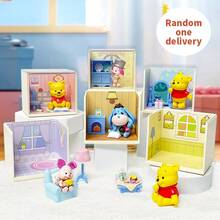 Miniso Figuras decorativas de la serie del hogar de Winnie the Pooh - Reproducción de escenas clásicas del hogar, combinando PVC de alta calidad con una artesanía fina, regalo de cumpleaños y regalo festivo (1 pieza, entrega aleatoria) - Multicolor - Ver 1