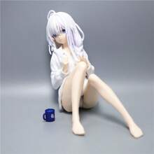 Questa statuina femminile in stile anime è vestita con un pigiama carino. I dettagli sono scolpiti in modo esquisito, mostrando un aspetto adorabile ed estremamente interessante.