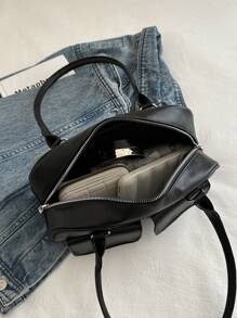 时尚简约纯色侧袋单肩包，适合购物、钱包、逛街、年轻女性、大学生、新人、白领人士。非常适合办公室、大学、工作、商务、通勤、户外活动、旅行和郊游。 - 黑色 - 查看 9