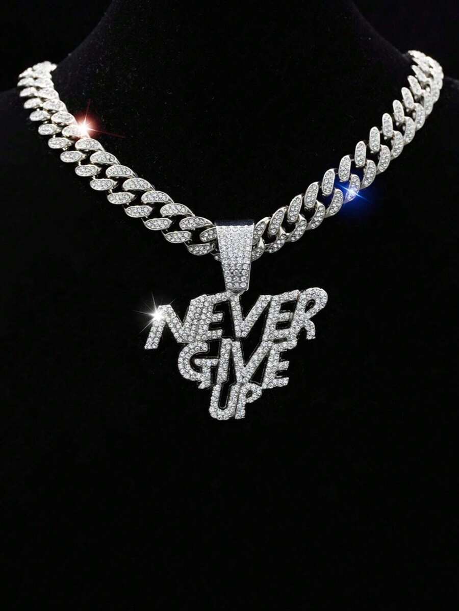 奢华闪亮“Never Give Up”英文字母嘻哈吊坠项链，适合日常佩戴、聚会、生日、派对、母亲节、父亲节、情人节 - 彩色 - 查看 1