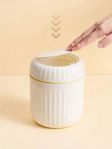 1 سلة مهملات مكتبية مع غطاء، غطاء مضغوط مرن، سلة مهملات للمكتب المنزلي/طاولة القهوة، سلة مهملات رمادية مكتبية مضغوطة، صندوق تخزين مستحضرات التجميل الصغيرة، 1 سلة مهملات مكتبية مضغوطة صغيرة - متعدد الألوان - مشاهدة 5