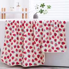 1pc Soft Coral Fleece Cute Strawberry Pattern Towel, Highly Absorbent And Comfortable, Suitable For Home, Shower, Sauna, Hotel, Travel