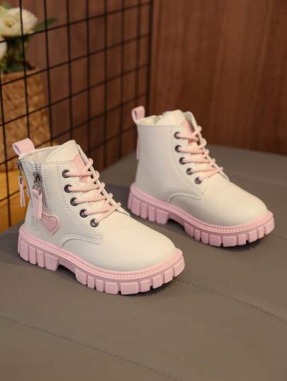 1 Pair Pink Toddler/Little Girls' Boots, Solid Color Soft Matte Fabric, Heart-Shaped Decor, Side Zipper, Front Lace-Up, Round Toe, Warm Thick Sole, Anti-Slip, British Style Fashion Classic Short Boots, Suitable For Female Students, Casual, Holiday, Party, Autumn/Winter New