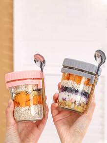 2 pièces/set Tasse en verre pour avoine overnight avec couvercle et cuillère, pot Mason scellé pour petit-déjeuner, salade, yaourt, tasse à salade, tasse portable pour pique-nique en plein air. Nouvelle tasse à eau en verre avec cuillère et couvercle, tasse à avoine overnight pot Mason tasse en verre portable avec couvercle et cuillère. Contenants pour avoine overnight avec couvercles : pots Mason. Avec couvercles et cuillères, petits pots Mason pour lait, céréales, fruits, salade, yaourt.