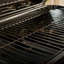 A Great Tool For Family Parties: A Three-Burner Propane Grill That Grills A Whole Chicken, Steak, And Vegetables At Once Without Tainting The Food - Black - View 4