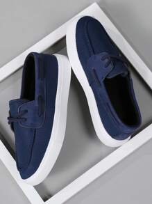 Zapatillas clásicas y versátiles para hombres, zapatos deportivos con cordones frontales de un solo toque, zapatillas de entrenamiento casuales para exteriores con puntera redonda, antideslizantes y con un diseño elegante y atractivo en color blanco