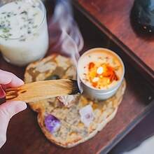 1 PC White Sage Bundles-Palo & 1 PC Holy Wood Santo Sticks Authentic,Peruvian Holy Wood Logs,Palo Santo Stick,Dried White Sage,For Smudging, Healing, Purifying, Meditating & Incense,Home Air Purification