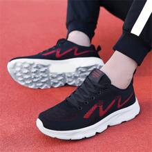Zapatillas deportivas casuales para hombres de talla grande, zapatillas de correr de malla de moda, transpirables y duraderas, precio especial al por mayor