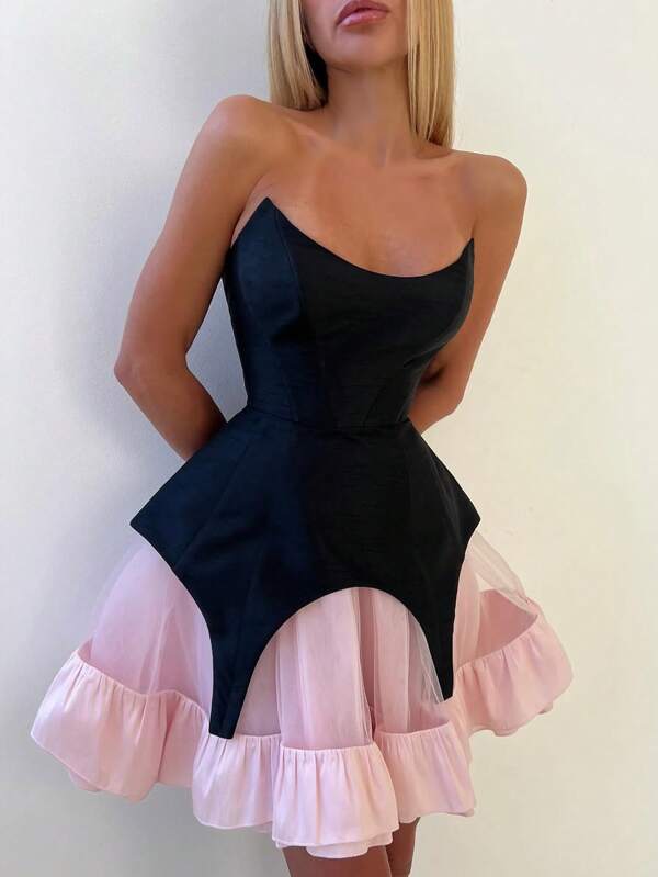 Canotta corta con orlo asimmetrico nero tinta unita da donna, design a volant sottile, adatta per l'uso quotidiano, feste, appuntamenti, vacanze