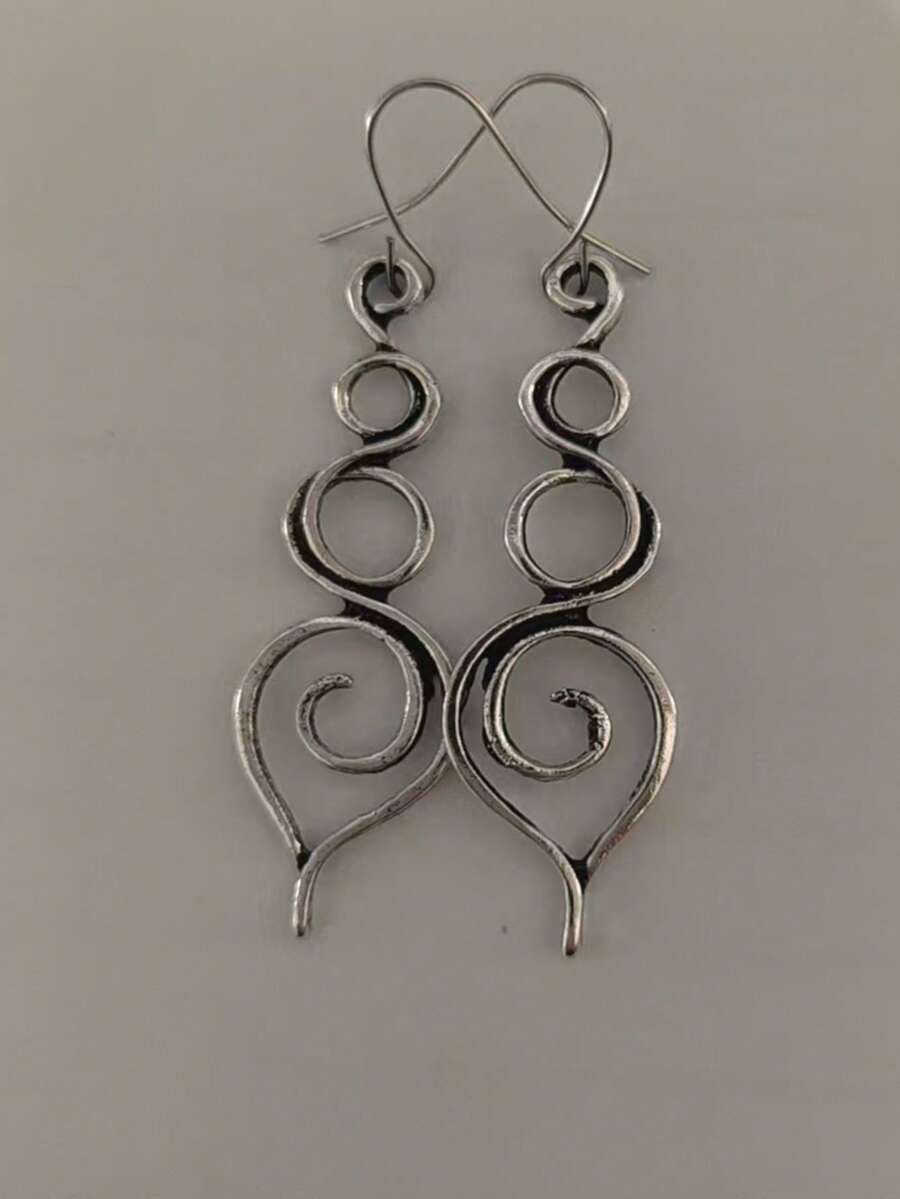 1 对复古波西米亚风镂空几何无限符号耳环，适合女性日常佩戴和送礼，四季皆宜，女士时尚配饰