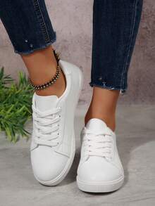 1双女式2025新款经典系带平底白色运动鞋，休闲学生鞋，滑板鞋 - 白色 - 查看 2