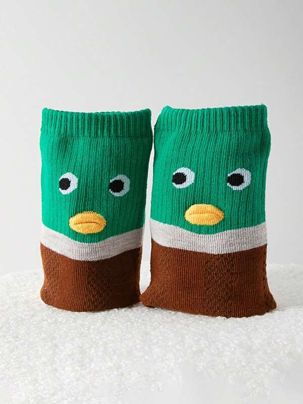 1 Pair Men's Cartoon Duck Mid-Calf Socks - Soft And Comfortable, Suitable For All Seasons, Vibrant Green And Brown Whimsical Design, Playful For Casual And Sportswear, Adorable Socks, Comfortable Daily Wear, Duck Themed Apparel, Snug Fit, Fun Design, Breathable Fabric, Interesting Accessory