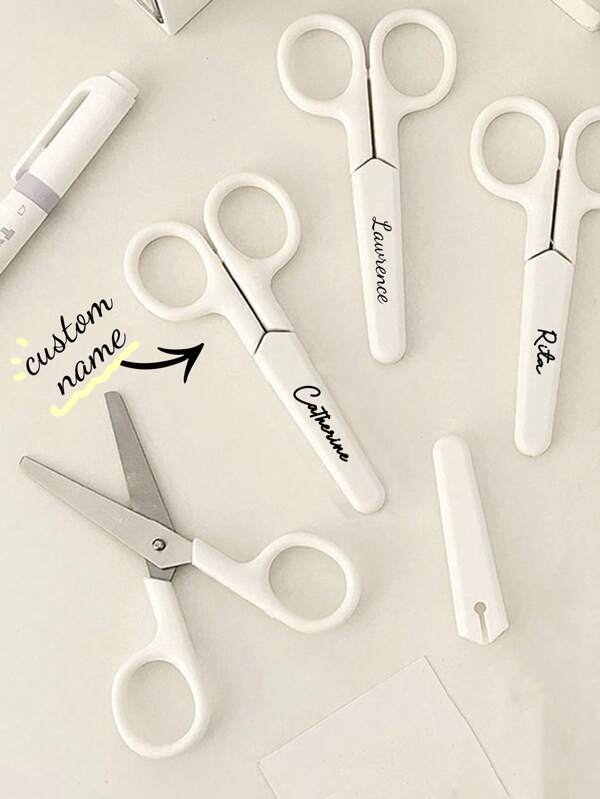 1/3/5 personalisierte weiße Scheren mit Schutzhüllen - Mehrzweck Schwerlast-Stoffscheren - geeignet für Büro, Zuhause, Schule, Nähen und Basteln. Individualisieren Sie den Namen der Scheren. Jede Schere kommt mit einer Schutzhülle, was den Transport einfacher macht als bei Scheren ohne Hüllen und das Risiko von versehentlichen Kratzern eliminiert. Multifunktional