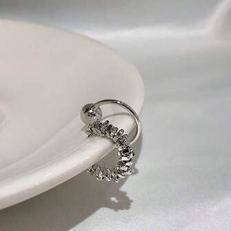 Elegant Y2K-Inspired Zinc Alloy Ear Cuffs For Women - No Piercing Clip-On Earrings With Unique Fragmented Silver Design For Daily Wear And Parties (Pair)