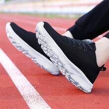 Zapatillas deportivas casuales para hombres de talla grande, malla transpirable, zapatillas de correr duraderas, precio especial al por mayor