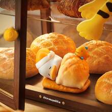 MINISO 可爱三丽鸥人物快乐烘焙系列盲盒，采用优质 PVC 制成，带有可爱的烘焙主题设计，非常适合收藏家、家居装饰和作为送给粉丝的礼物（1 个，随机发货）