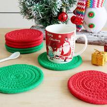 8pcs Mixed Christmas Red & Green Round Woven Drink Coasters, Handmade Thick Heat-Resistant Absorbent Coaster Set, For Christmas Table, Gifts, Home Party Decor (4.33inch/11cm Diameter)
