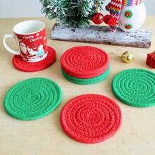 8pcs Mixed Christmas Red & Green Round Woven Drink Coasters, Handmade Thick Heat-Resistant Absorbent Coaster Set, For Christmas Table, Gifts, Home Party Decor (4.33inch/11cm Diameter)