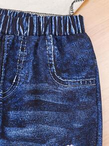 两件套男/女婴休闲字母印花短袖T恤和牛仔印花长裤套装，舒适轻便，适合夏季穿着