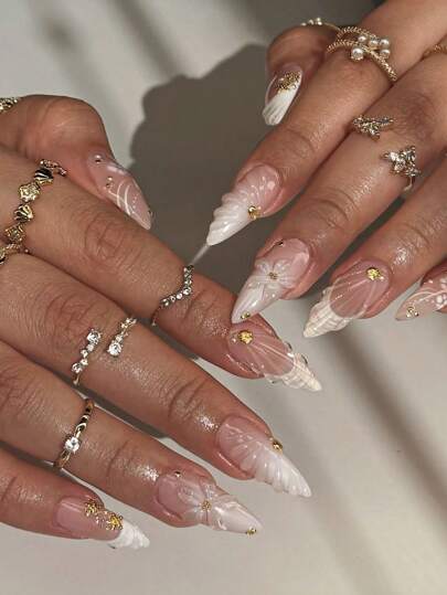 10 unidades de unhas postiças 100% artesanais, pontas amendoadas, unhas curtas, unhas brancas, unhas marrons, unhas francesas, flores artesanais de cinco pétalas marrons e brancas, gel water ripple artesanal, com decorações de conchas douradas de estrelas-do-mar na superfície da unha, unhas curtas postiças reutilizáveis, acompanha ferramentas para unhas.