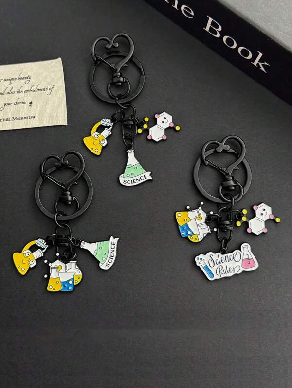 Kreative Schlüsselanhänger aus Legierung mit Cartoon-Motiven chemischer Elemente und Molekülelemente, personalisierte Schlüsselanhänger mit Bechern, Reagenzgläsern und Laborzubehör als Souvenir, Geschenk für Medizinstudenten, Lehrer zur Schulanfang, Autoaccessoires, süßer Goth Y2K-Stil
