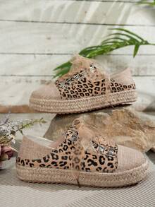 Damskie, modne, płaskie, sznurowane, z okrągłym noskiem, z wzorem w panterkę, uniwersalne, codzienne buty, które można nosić o każdej porze roku