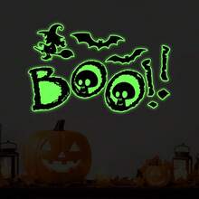 1/3/5 Stücke Halloween leuchtende grüne Wanddekoration, PVC Wandaufkleber - Hexe und schwarze Katze auf Besen reitend, Kürbis Geist toter Baum Monster Fledermaus Illustration leuchtende Aufkleber, Heimdekoration, Heim- und Partydekoration, glatte Oberfläche, geeignet für Halloween Weihnachten Wanddekoration, einfach anzubringen, Heimdekoration, Halloween Party Dekoration, einfach anzubringen, Zubehör für Spukhaus Heimdekoration, Halloween Weihnachtsgeschenke