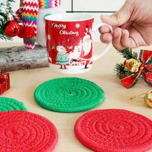 8pcs Mixed Christmas Red & Green Round Woven Drink Coasters, Handmade Thick Heat-Resistant Absorbent Coaster Set, For Christmas Table, Gifts, Home Party Decor (4.33inch/11cm Diameter)