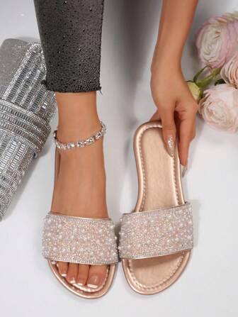 New Plus Size Luxury Anti-Slip Round Toe Rhinestone & Pearl Embellished Fashion Versatile Beach Resort Women Mule Sandals