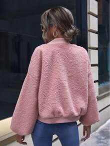 معطف فرو تيدي من قطع ملونة بوردي فاتح بأكتاف منسدلة