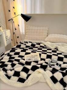 1 pieza de doble capa de piel sintética de panda a cuadros, guadaña de cordero, manta, adecuado para uso en todas las estaciones en dormitorio, sofá, oficina, cama - Cuadrícula en blanco y negro - Ver 9